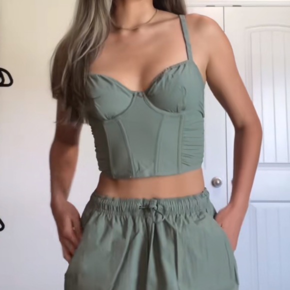 NWOT Gilly Hicks Ruched Corset Cropped Top Size XS - Picture 1 of 6